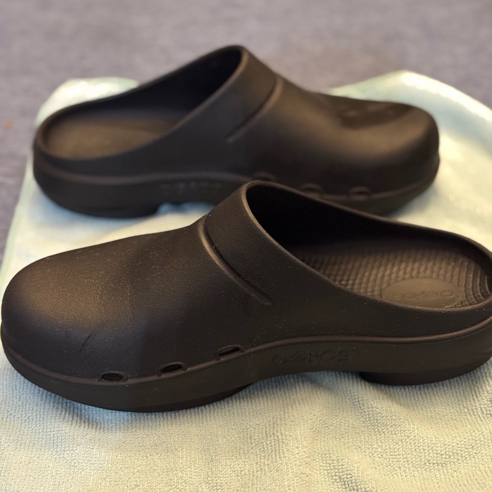 OOFOS Black Mules & Clogs